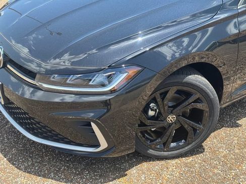 New 2026 Volkswagen Jetta SE FWD image 3