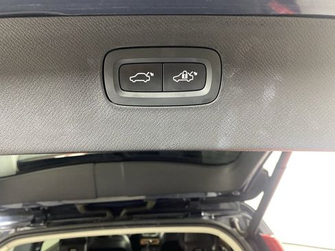 Used 2022 Volvo XC90 T6 Momentum w/ Advanced Package image 28