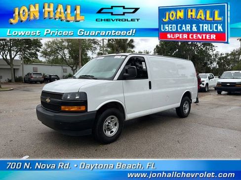 Used 2021 Chevrolet Express 2500 RWD image 2