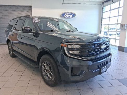 Used 2025 Ford Expedition Max Active AWD/4WD image 1