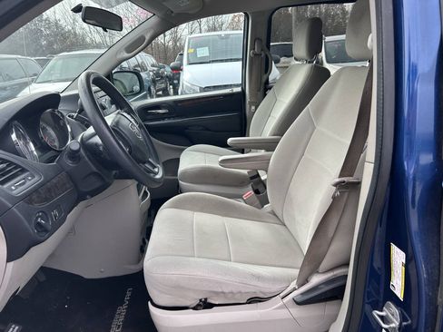 Used 2011 Dodge Grand Caravan Express FWD image 11