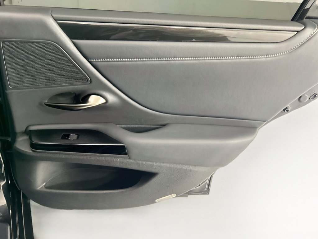 Used 2025 Lexus ES 350 w/ Accessory Package (Z2) FWD image 25