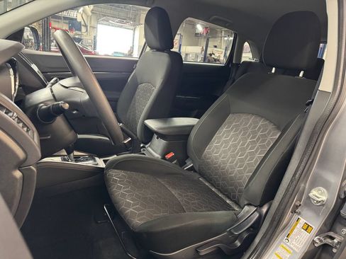 Used 2024 Mitsubishi Outlander Sport ES AWD/4WD image 16