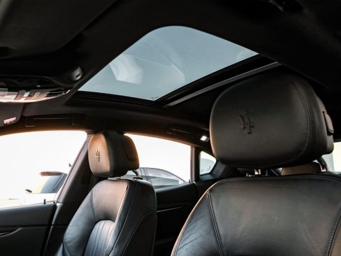 Used 2022 Maserati Levante Modena image 4