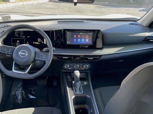 Used 2025 Nissan Kicks S image 12