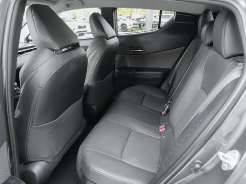 Used 2022 Toyota C-HR Limited FWD image 17