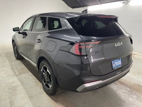 Used 2026 Kia Sportage EX image 4