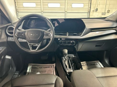 Used 2025 Chevrolet Trax ACTIV w/ Driver Confidence Package FWD image 4