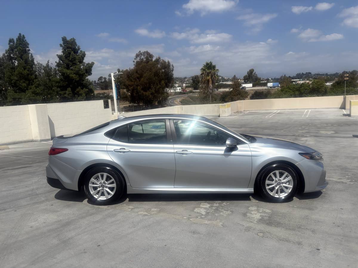 Used 2025 Toyota Camry LE FWD image 41