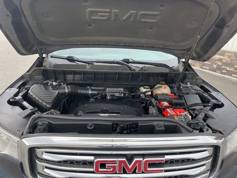Used 2018 GMC Acadia SLE image 27