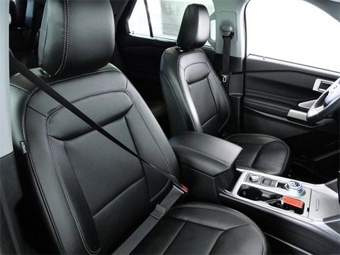 Certified 2023 Ford Explorer Limited w/ Limited Technology Package image 11