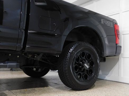 Used 2022 Ford F250 Lariat w/ Black Appearance Pkg image 23