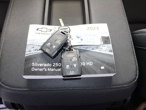 Used 2023 Chevrolet Silverado 2500 LT image 28