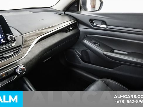 Used 2025 Nissan Altima 2.5 SV FWD image 38