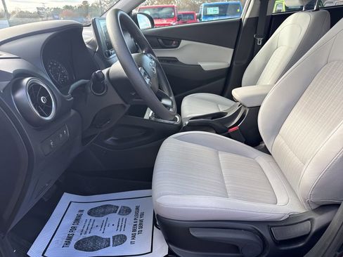 Used 2022 Hyundai Kona SEL image 11