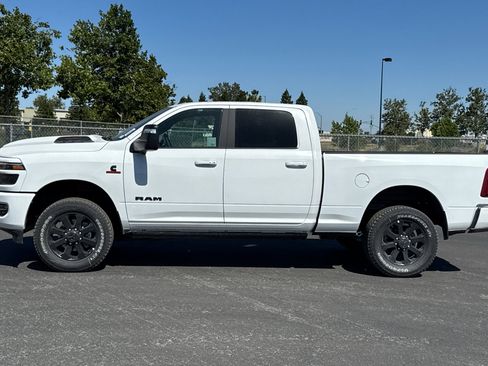 New 2026 RAM 2500 Laramie AWD/4WD image 6
