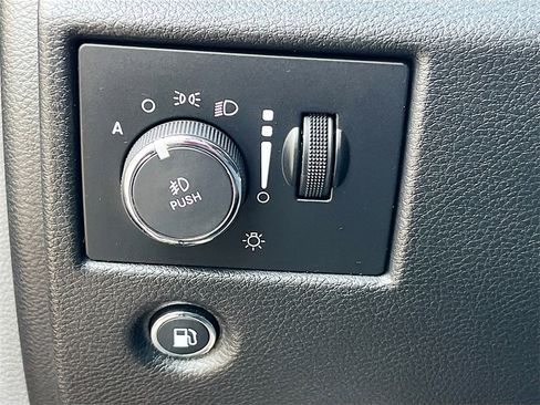 Used 2020 Jeep Grand Cherokee Altitude image 10