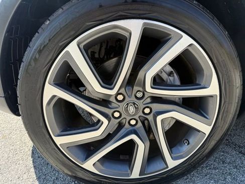 Used 2018 Land Rover Discovery HSE Luxury image 8