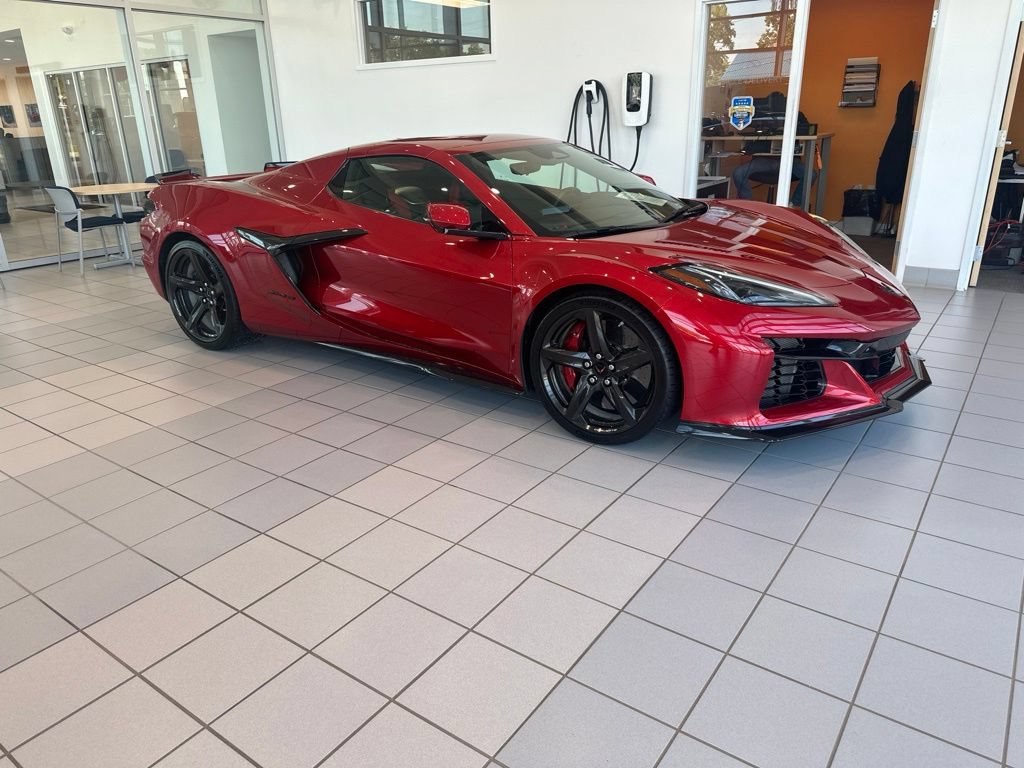 Used 2025 Chevrolet Corvette Z06 RWD image 5