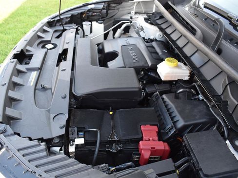 Used 2024 Nissan Pathfinder SL FWD image 23