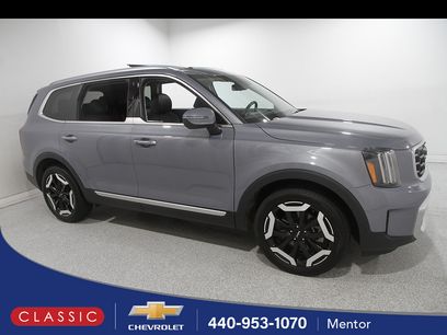 Used 2024 Kia Telluride S w/ S Sunroof Package