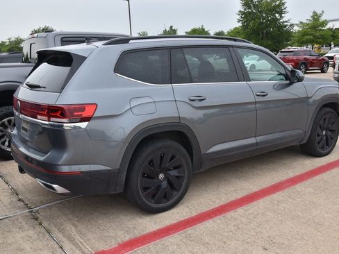 Used 2024 Volkswagen Atlas SE FWD image 6