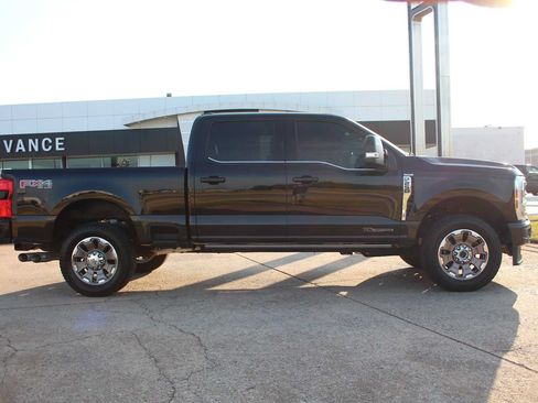 Used 2025 Ford F250 King Ranch w/ FX4 Off-Road Package AWD/4WD image 19