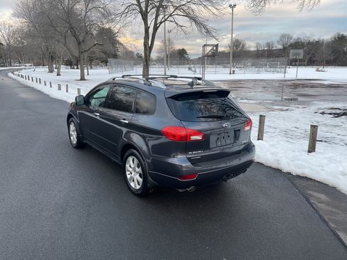 Used 2011 Subaru Tribeca Touring image 8