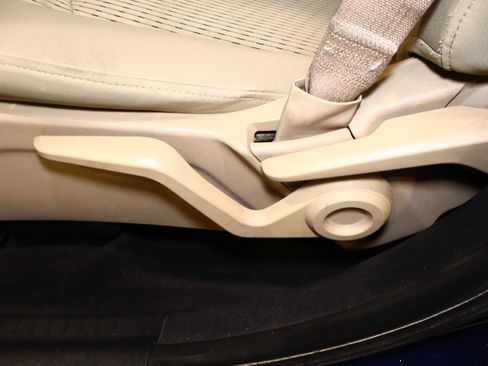 Used 2019 Dodge Journey SE image 23