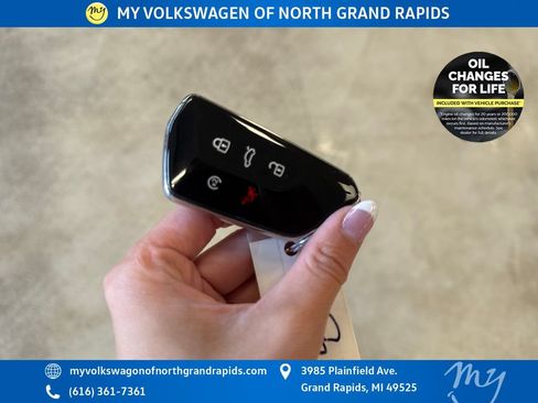 Used 2024 Volkswagen Atlas Cross Sport SE AWD/4WD image 38