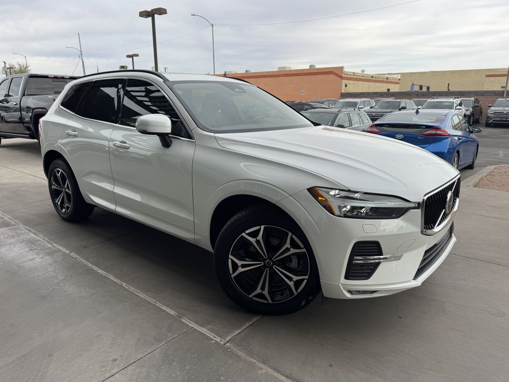 Used 2022 Volvo XC60 B5 Momentum w/ Climate Package AWD/4WD image 6