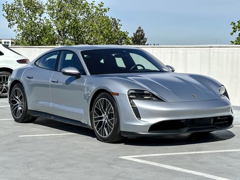 Certified 2021 Porsche Taycan image 10