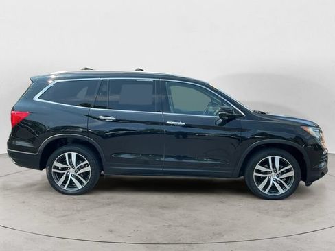 Used 2017 Honda Pilot Touring image 4