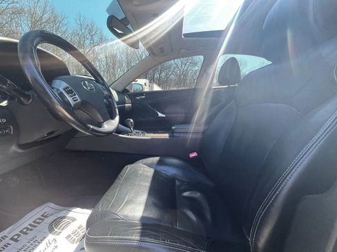 Used 2011 Lexus IS 250 w/ Premium Pkg Value Edition image 9
