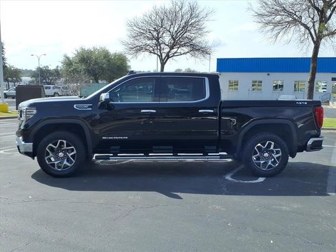 Used 2022 GMC Sierra 1500 SLT w/ SLT Convenience Package image 5