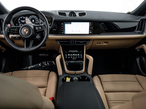 Certified 2026 Porsche Cayenne Coupe image 12