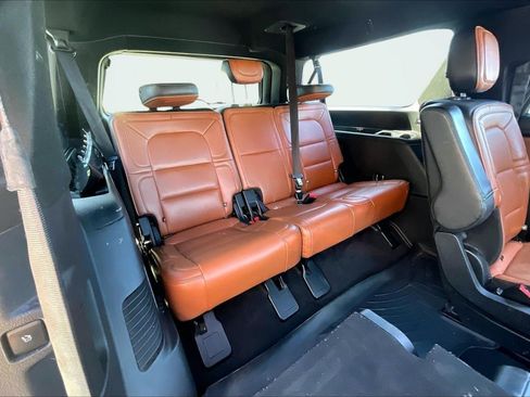 Used 2018 Lincoln Navigator L Reserve w/ Technology Package image 28