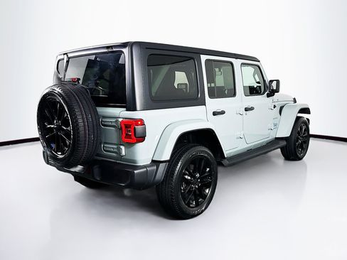 Used 2023 Jeep Wrangler Unlimited Sahara w/ Cold Weather Group AWD/4WD image 9