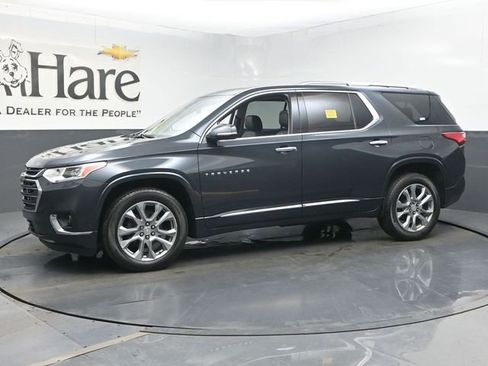 Used 2019 Chevrolet Traverse Premier w/ Driver Confidence II Package FWD image 29