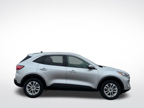 Certified 2020 Ford Escape SE image 2