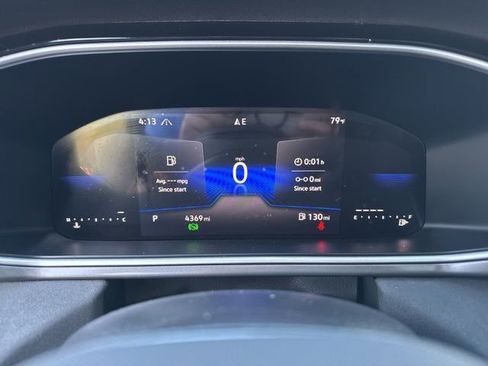 Certified 2025 Volkswagen Taos SE image 15