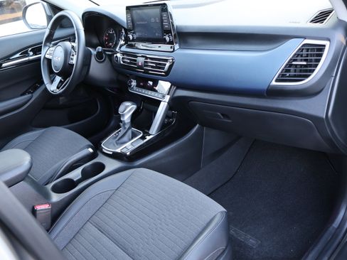 Used 2023 Kia Seltos S image 10