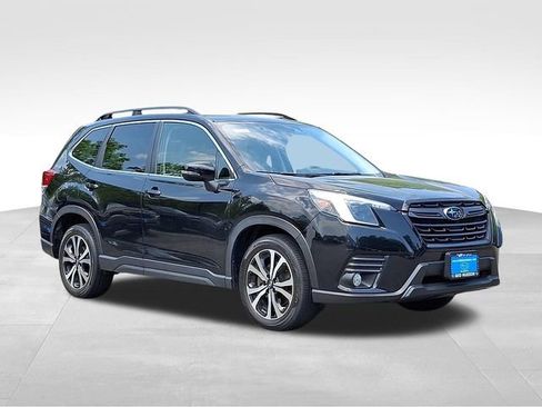 Used 2023 Subaru Forester Limited AWD/4WD image 1