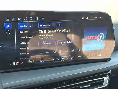 Used 2025 Chevrolet Traverse LT w/ Midnight/Sport Edition image 18