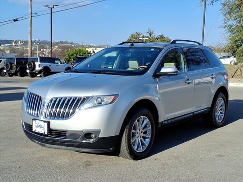 Used 2014 Lincoln MKX FWD w/ Equipment Group 101A image 10