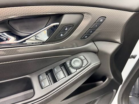 Certified 2023 Chevrolet Traverse Premier image 24