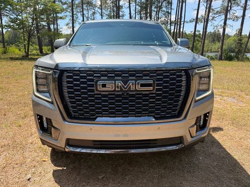 Used 2024 GMC Yukon XL Denali Ultimate AWD/4WD image 8