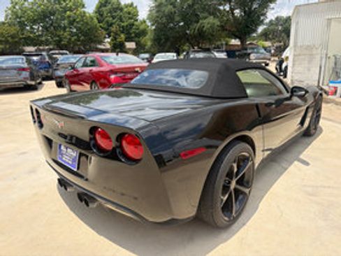 Used 2006 Chevrolet Corvette Convertible w/ Preferred Equipment Group RWD image 9
