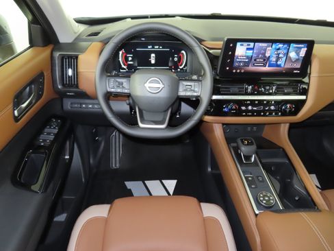 New 2026 Nissan Pathfinder Platinum image 47