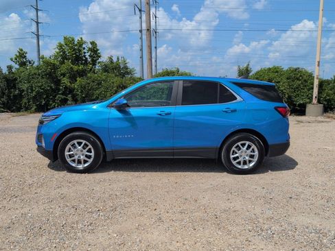 Used 2024 Chevrolet Equinox LT AWD/4WD image 2